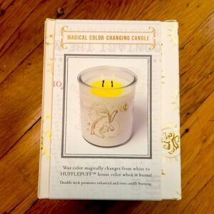 Wizarding World of Harry Potter Hufflepuff House Color Changing Candle